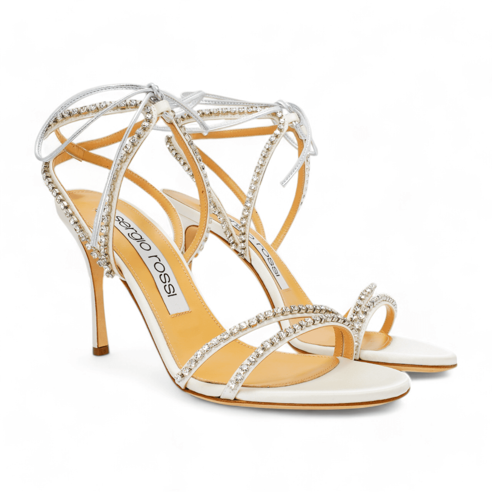 楊謹華推薦鞋款。Sergio Rossi Godiva Bridal水鑽踝帶高跟涼鞋NT$51,000（BREEZE COUTURE提供）
