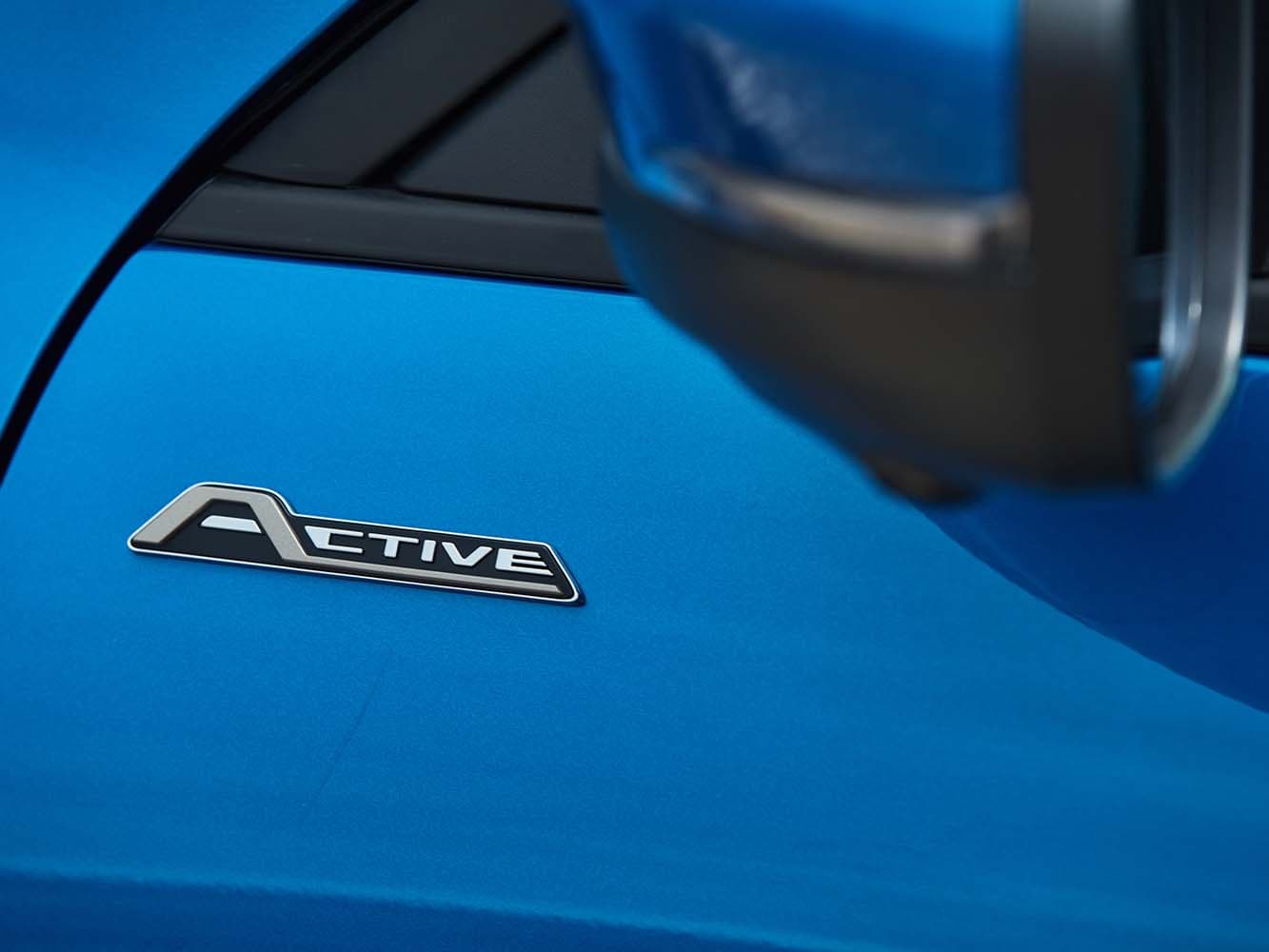 車側有專屬於車型的Active銘版來識別身份。