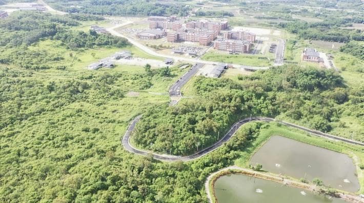 第三條聯外道路串聯營區與台19甲線，完善營區聯外交通路網。